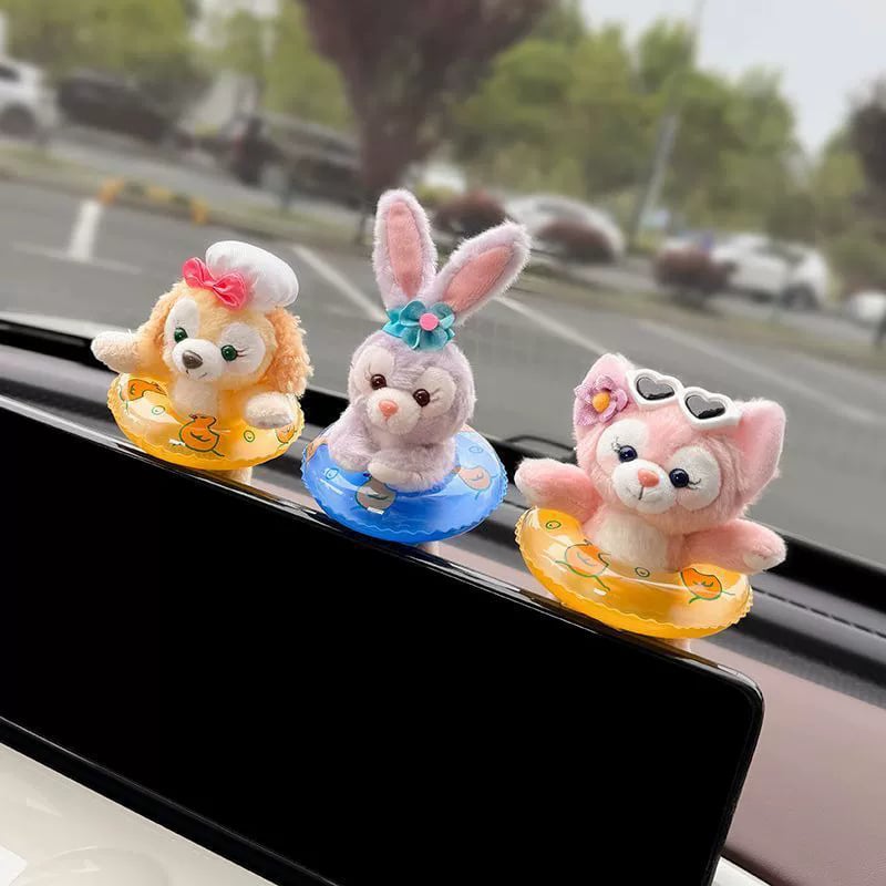 Automobilio vidaus dekoracija centrinio ekranui — pūkuota medžiaga, animacinio stiliaus, dekoratyvinis priedas