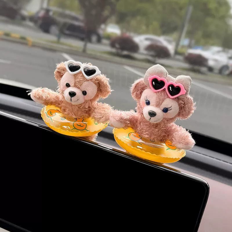 Automobilio vidaus dekoracija centrinio ekranui — pūkuota medžiaga, animacinio stiliaus, dekoratyvinis priedas