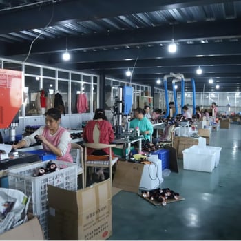 Κεφαλικός φακός LED, αδιάβροχος, περιστροφή 360°, χειροκίνητη φόρτιση, εμβέλεια 200–500 μ για πεζοπορία, κατασκήνωση και αλιεία