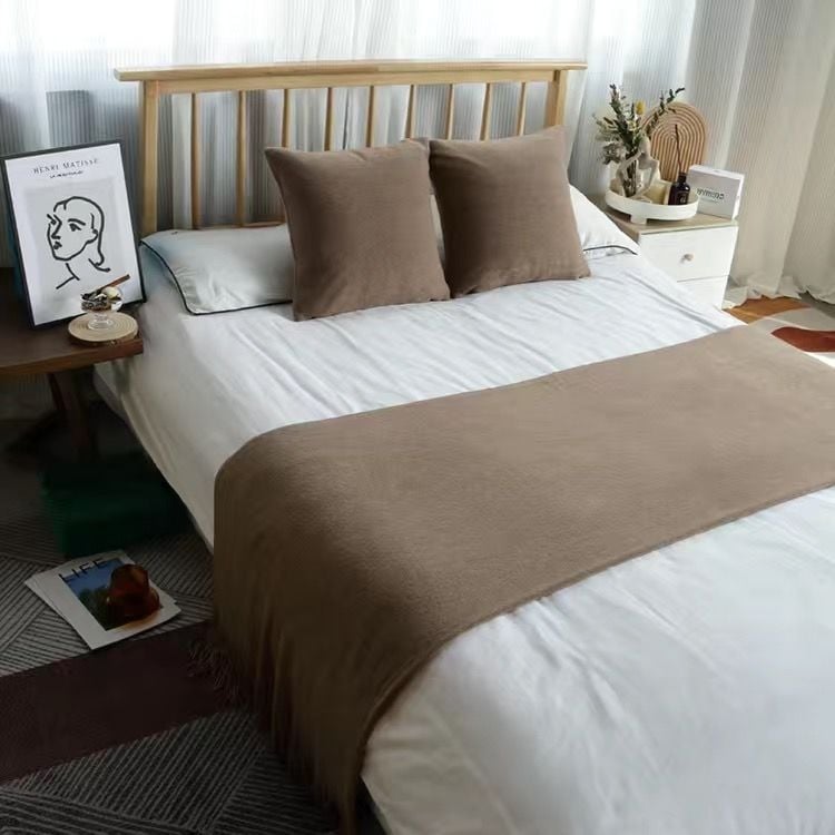 Kötött ágyvég futó, Nordic stílus, akril, egyszínű mintázat, szállodai használatra