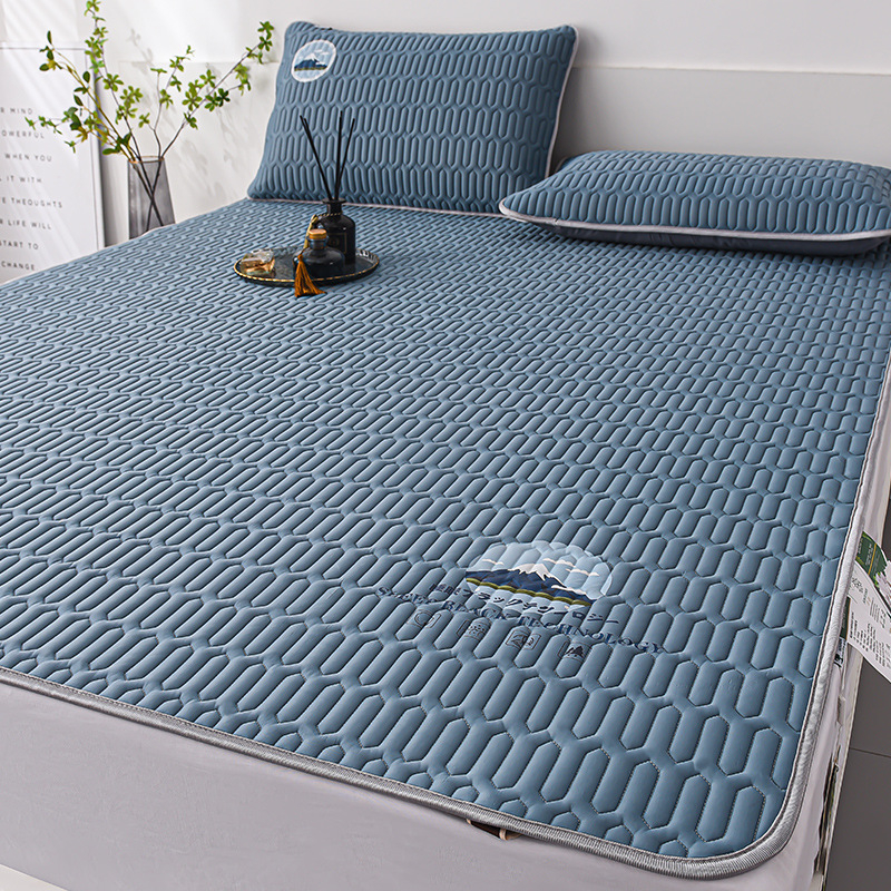 Natūralaus latekso kilimėlis | Prekės ženklas: Bedroom Dreaming | Latekso kiekis: >90% | Audimas: Spauda | Stilius: Modernus paprastumas