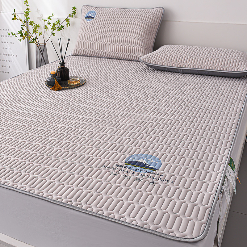 Natūralaus latekso kilimėlis | Prekės ženklas: Bedroom Dreaming | Latekso kiekis: >90% | Audimas: Spauda | Stilius: Modernus paprastumas