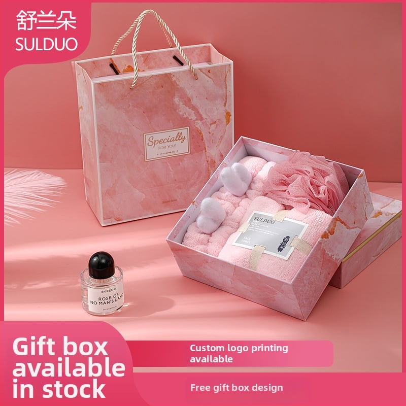 Trijų rankšluosčių dovanų rinkinys koralo veliūro dėžutėje, poliesteris 84,5% ir nailonas, prekinis ženklas Shulan duo, pritaikymas įmanomas