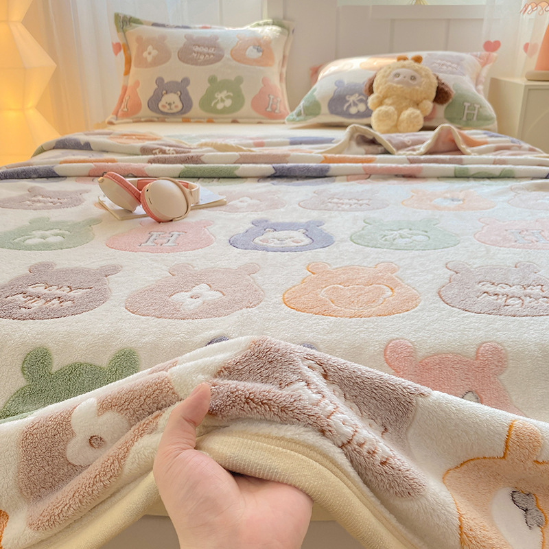 Hópelyhes plüss takaró — flanel anyagból, 500–800 g, rajzfilm mintával, őszi-téli használatra