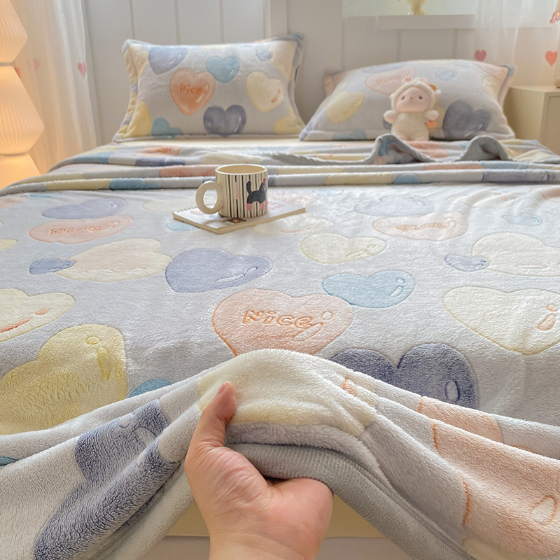 Hópelyhes plüss takaró — flanel anyagból, 500–800 g, rajzfilm mintával, őszi-téli használatra