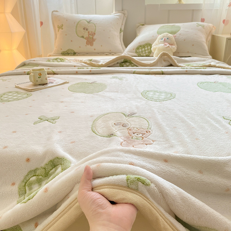 Hópelyhes plüss takaró — flanel anyagból, 500–800 g, rajzfilm mintával, őszi-téli használatra