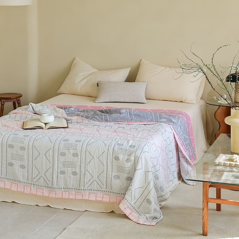 Kolm kihtiline gazepuuvillane tekk, geomeetriline muster, kaal 1000–1499 g, kõik aastaajad, kaasaegne minimalistlik stiil