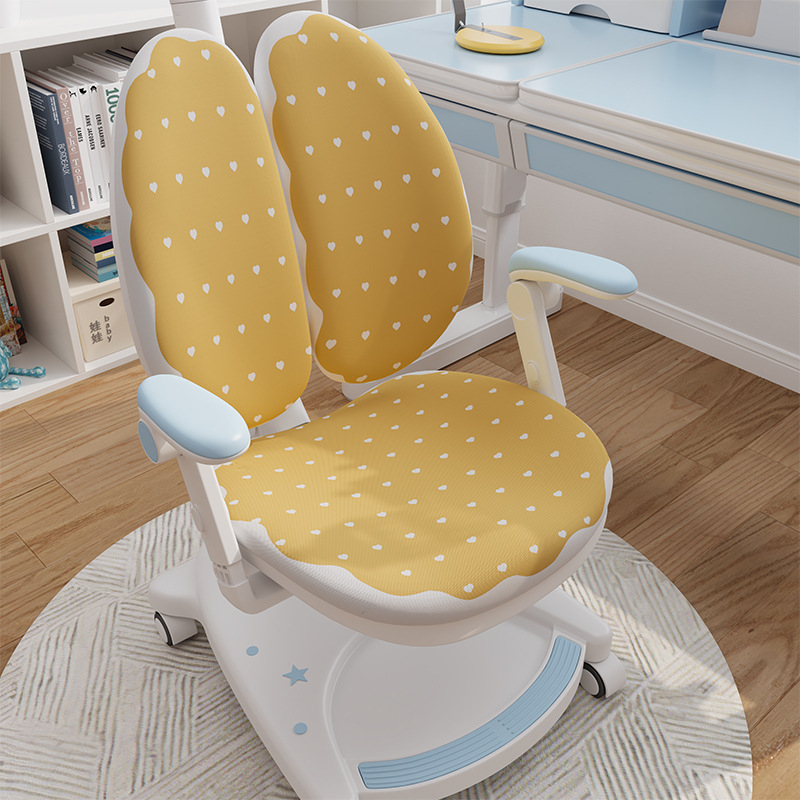 Gyerek tanuló székhez való huzat, szabálytalan forma, tej-selyem anyag, lélegző, porálló, színtartó, minimalista stílus, rajzfilm mintával