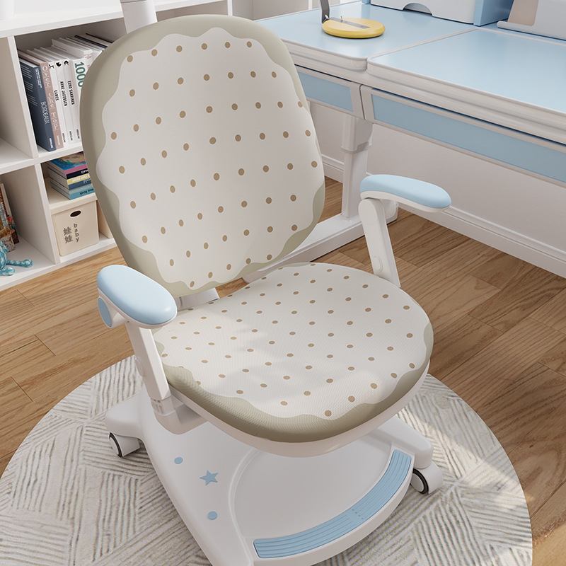 Gyerek tanuló székhez való huzat, szabálytalan forma, tej-selyem anyag, lélegző, porálló, színtartó, minimalista stílus, rajzfilm mintával
