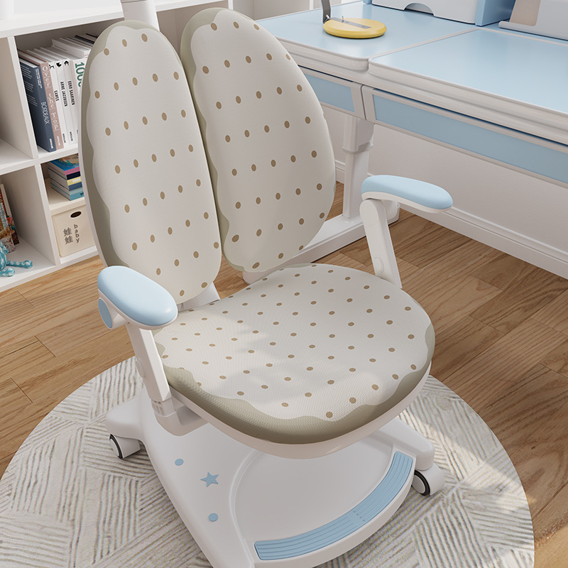 Gyerek tanuló székhez való huzat, szabálytalan forma, tej-selyem anyag, lélegző, porálló, színtartó, minimalista stílus, rajzfilm mintával