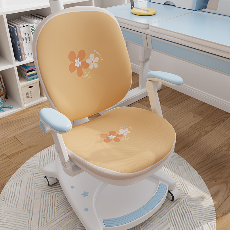 Gyerek tanuló székhez való huzat, szabálytalan forma, tej-selyem anyag, lélegző, porálló, színtartó, minimalista stílus, rajzfilm mintával