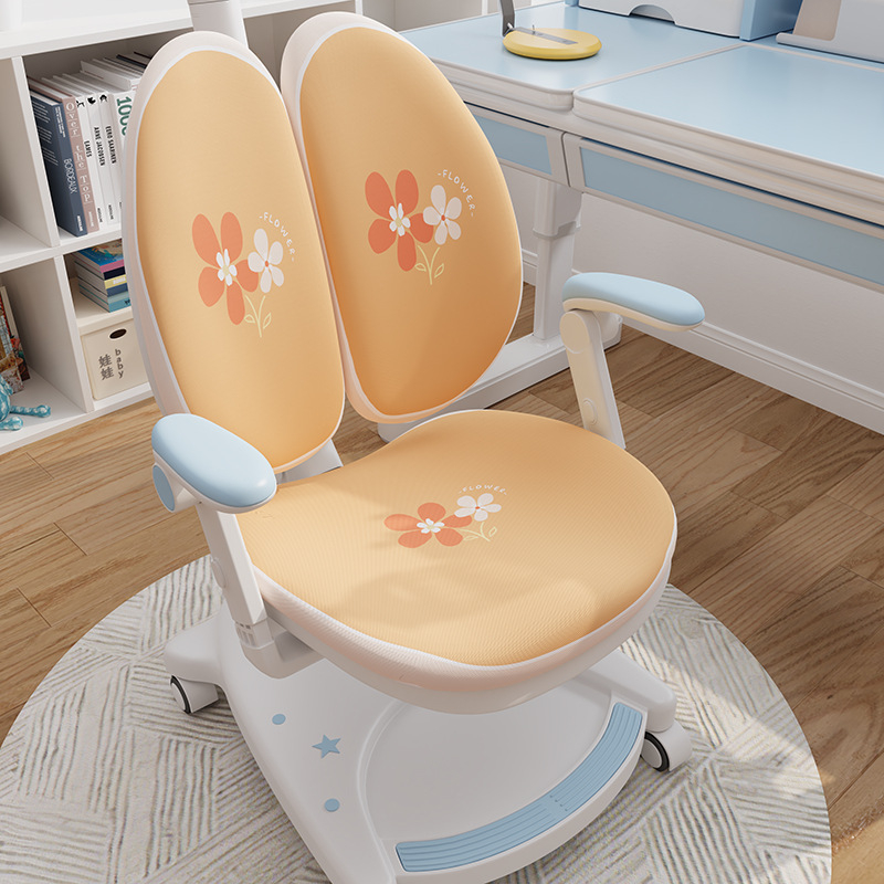 Gyerek tanuló székhez való huzat, szabálytalan forma, tej-selyem anyag, lélegző, porálló, színtartó, minimalista stílus, rajzfilm mintával