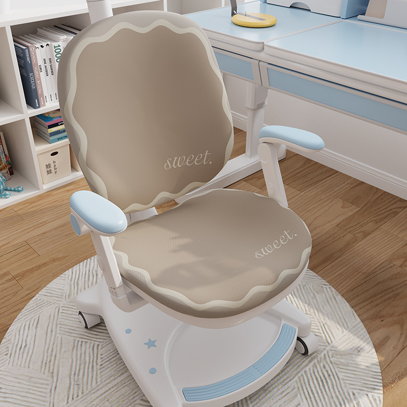 Gyerek tanuló székhez való huzat, szabálytalan forma, tej-selyem anyag, lélegző, porálló, színtartó, minimalista stílus, rajzfilm mintával