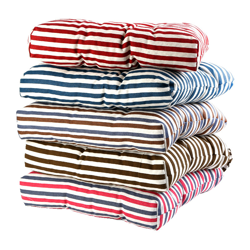 Biuro kėdės pagalvėlė iš kvėpuojančios medžiagos su sagtimi; užpildas 81-90%