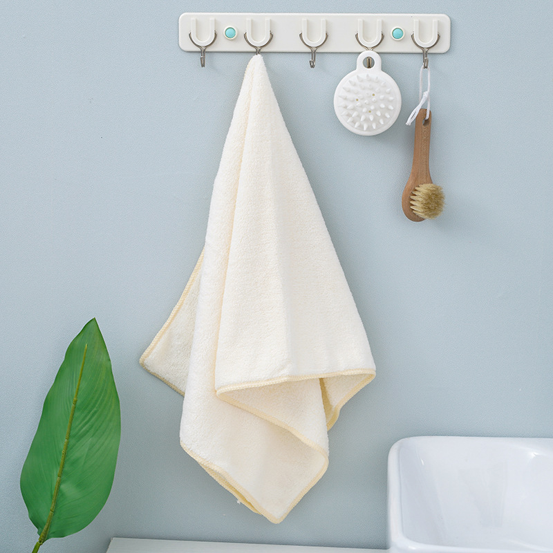 Kupaonski i plažni ručnik, coral fleece, upijajući i brzo sušenje, 100D, 80% poliester + 20% poliamid, 200–300 g, prilagođavanje dostupno