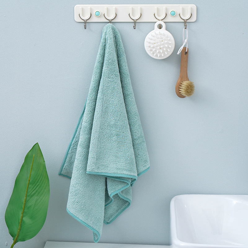 Kupaonski i plažni ručnik, coral fleece, upijajući i brzo sušenje, 100D, 80% poliester + 20% poliamid, 200–300 g, prilagođavanje dostupno