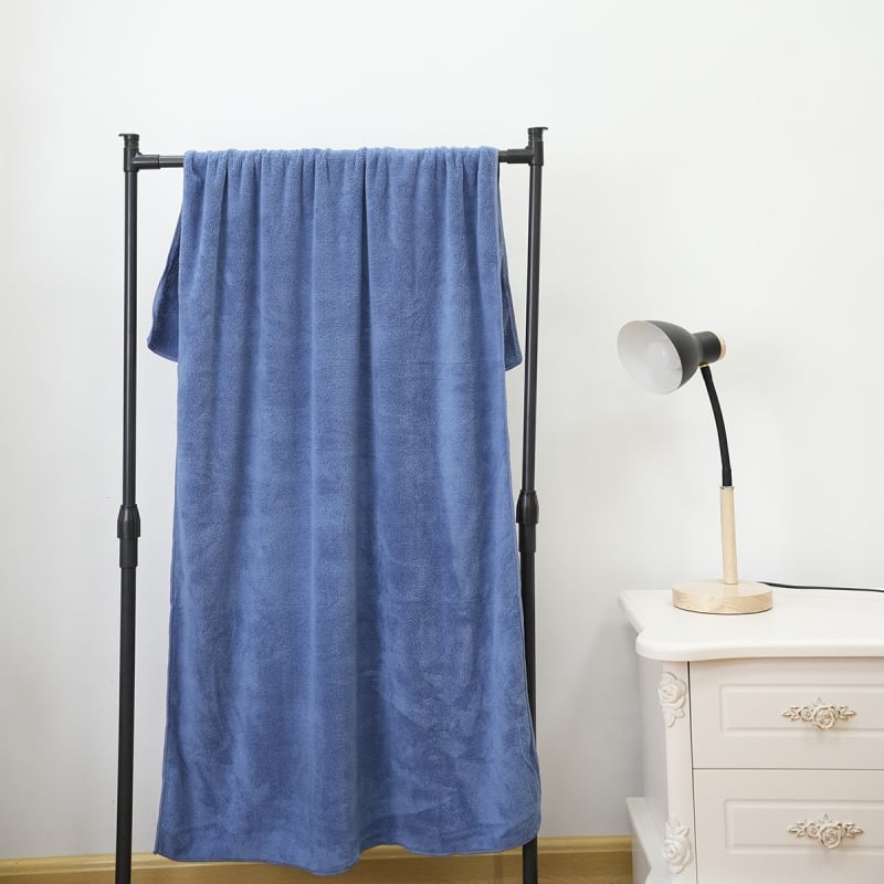 Kupaonski i plažni ručnik, coral fleece, upijajući i brzo sušenje, 100D, 80% poliester + 20% poliamid, 200–300 g, prilagođavanje dostupno