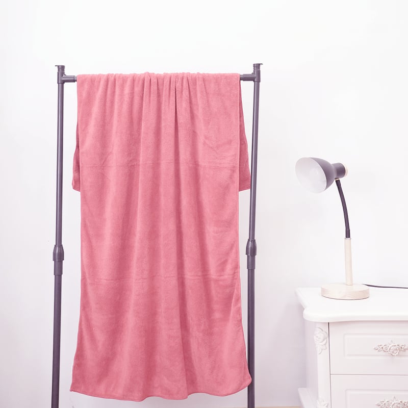 Kupaonski i plažni ručnik, coral fleece, upijajući i brzo sušenje, 100D, 80% poliester + 20% poliamid, 200–300 g, prilagođavanje dostupno