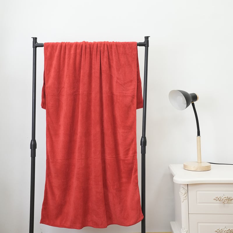 Kupaonski i plažni ručnik, coral fleece, upijajući i brzo sušenje, 100D, 80% poliester + 20% poliamid, 200–300 g, prilagođavanje dostupno