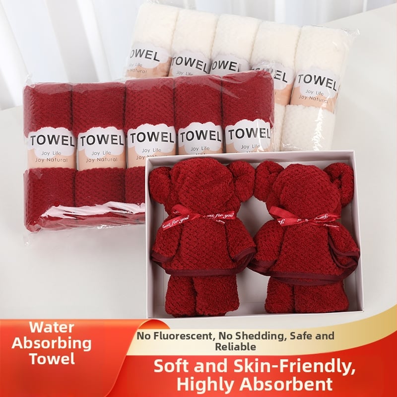 Koralinis flisinis kvadratinis rankšluostis vestuvėms – sugeriantis, 70 g, logotipo spauda, siūtas kraštas