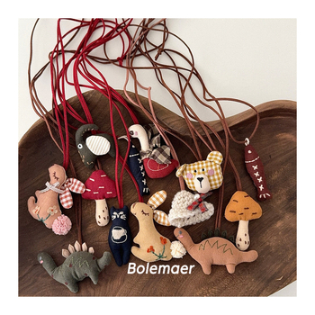 Koreai stílusú textil nyaklánc gyerekeknek, kézzel készített, mesefigurás dizájn