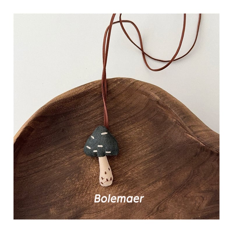 Koreai stílusú textil nyaklánc gyerekeknek, kézzel készített, mesefigurás dizájn