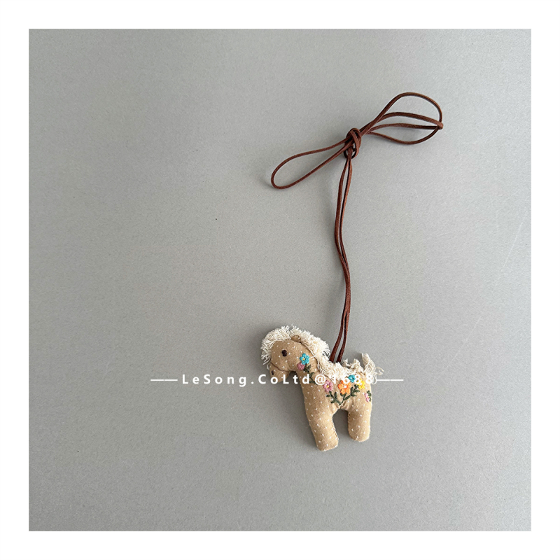 Детско колие от плат, ръчно плетено, цветеобразен елемент, карикатурен стил, дължина на веригата 11 см+, за деца 3–6 години, есен 2024