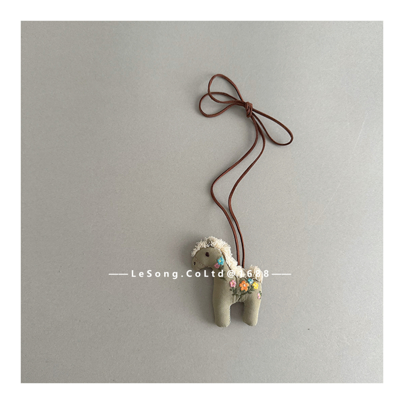 Детско колие от плат, ръчно плетено, цветеобразен елемент, карикатурен стил, дължина на веригата 11 см+, за деца 3–6 години, есен 2024