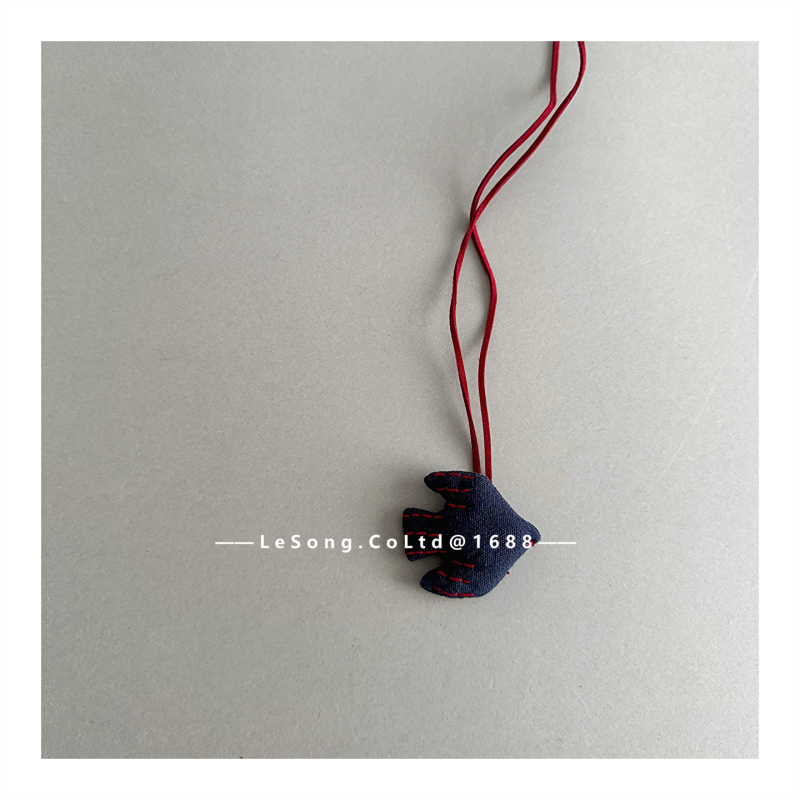 Детско колие от плат, ръчно плетено, цветеобразен елемент, карикатурен стил, дължина на веригата 11 см+, за деца 3–6 години, есен 2024