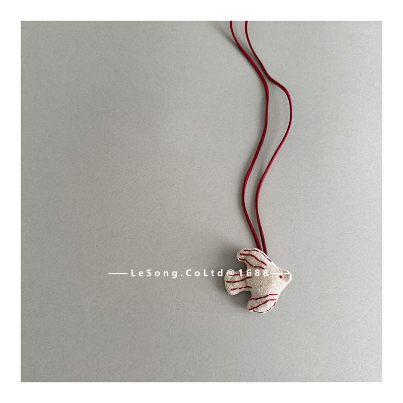 Детско колие от плат, ръчно плетено, цветеобразен елемент, карикатурен стил, дължина на веригата 11 см+, за деца 3–6 години, есен 2024