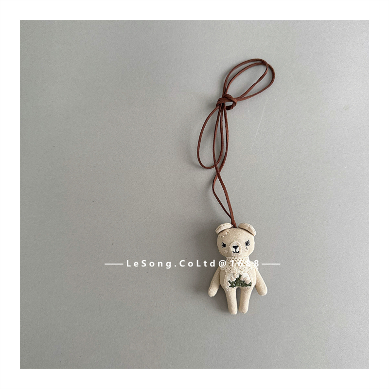 Детско колие от плат, ръчно плетено, цветеобразен елемент, карикатурен стил, дължина на веригата 11 см+, за деца 3–6 години, есен 2024