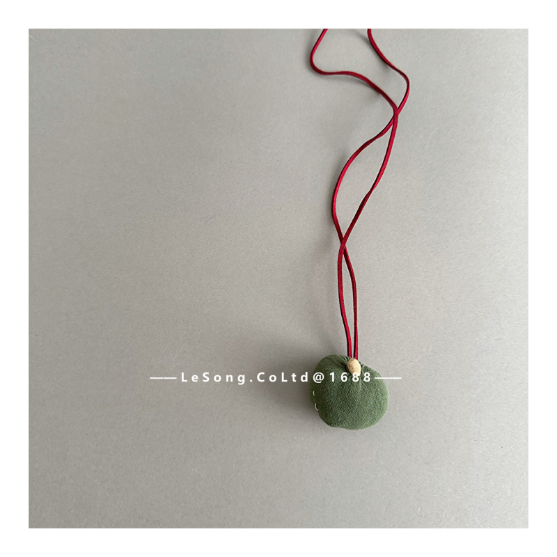 Детско колие от плат, ръчно плетено, цветеобразен елемент, карикатурен стил, дължина на веригата 11 см+, за деца 3–6 години, есен 2024