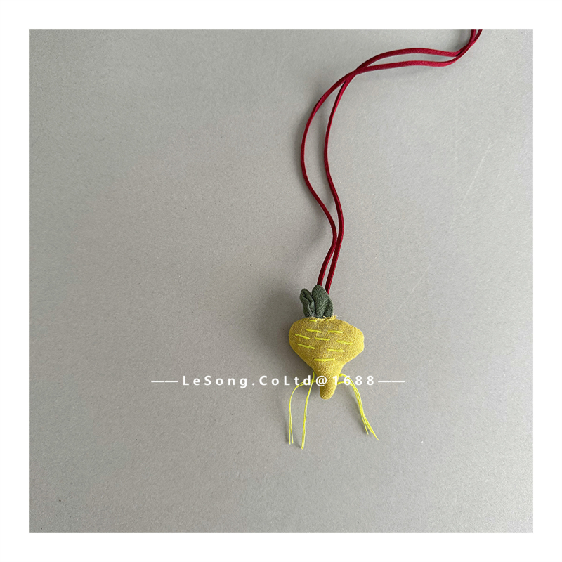 Детско колие от плат, ръчно плетено, цветеобразен елемент, карикатурен стил, дължина на веригата 11 см+, за деца 3–6 години, есен 2024