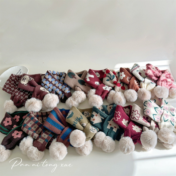 Vaikų vilnos šalikas Korejos stiliaus su spalvotų kvadratėlių piešiniu, stačiakampio formos, žiemai šiltas ir vėją atlaikantis