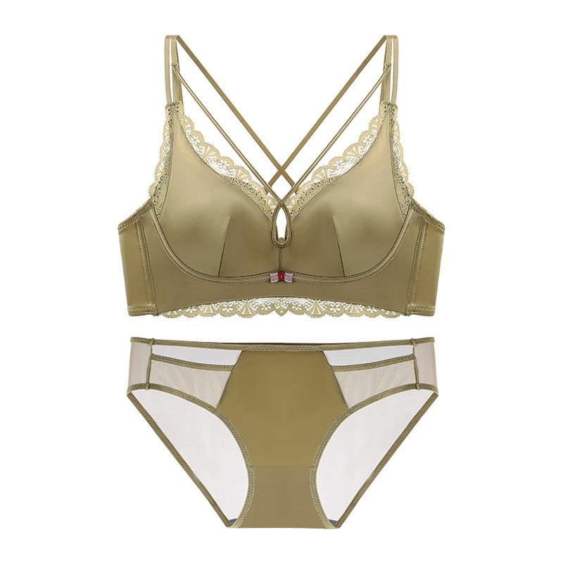 Push-Up melltartó nejlonból 5 cm párnázással, 3/4 kosár, hátsó négy sor csattal, fixált dupla vállpántok