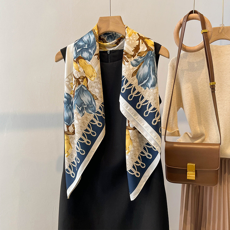 City Show poliester šal – licencirana privatna etiketa, pogodna za zimu, proljeće i jesen; mogućnost prilagođavanja; izlazak jeseni 2022