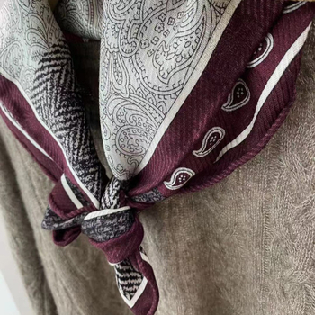 Kétoldalas jacquard selyem-gyapjú négyszögletes sál téli viselethez