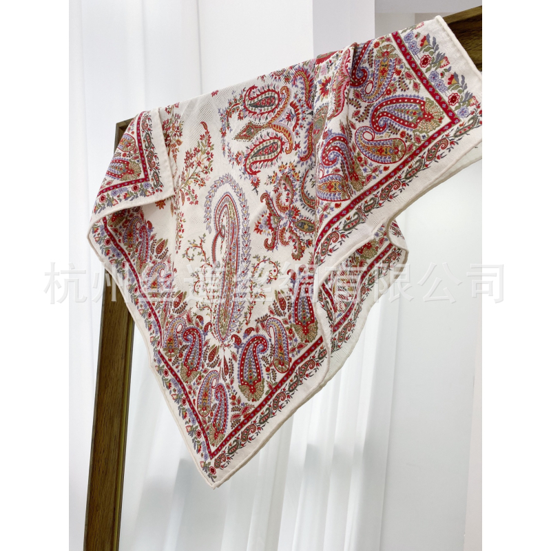 Kétoldalas jacquard selyem-gyapjú négyszögletes sál téli viselethez