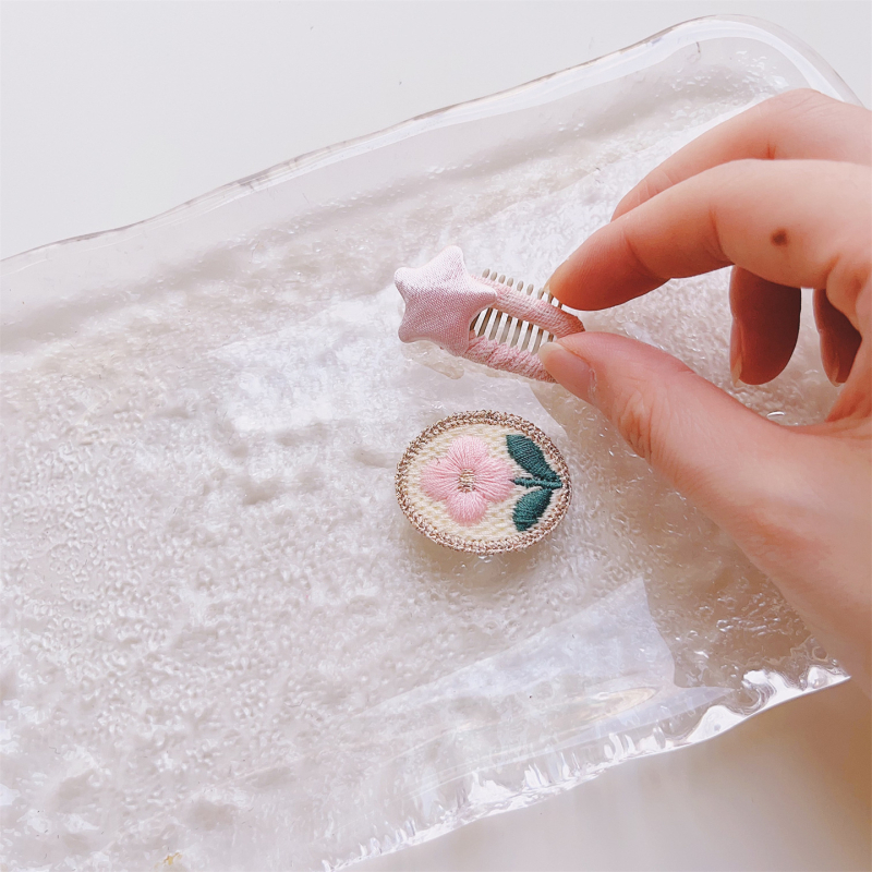 Dječje metalne ukosnice za kosu s cvjetnim motivom, karikaturalni stil, dodatak za kosu