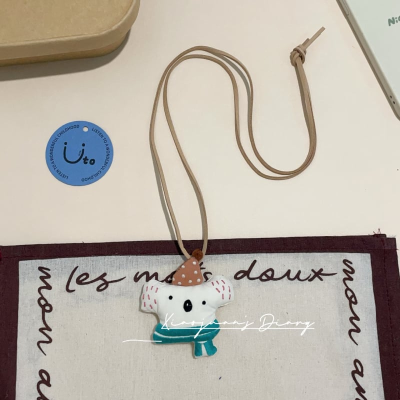 Garā bērnu kaklarota ar dzīvnieku formu, no auduma, meža stila, rokām izšūta