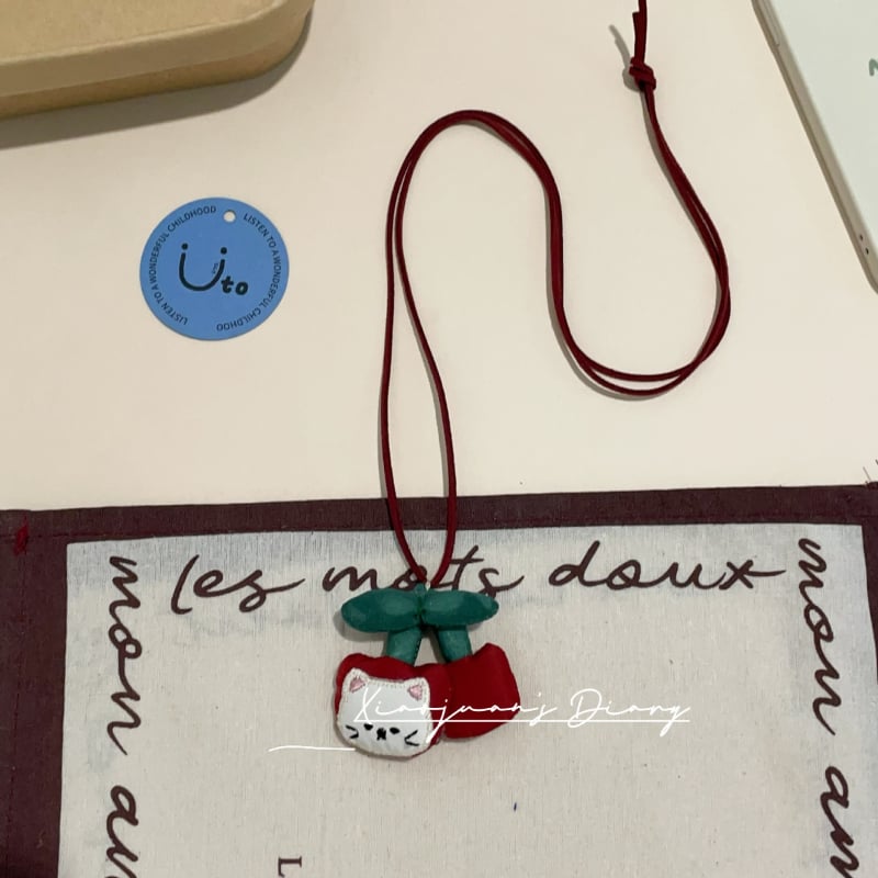 Garā bērnu kaklarota ar dzīvnieku formu, no auduma, meža stila, rokām izšūta