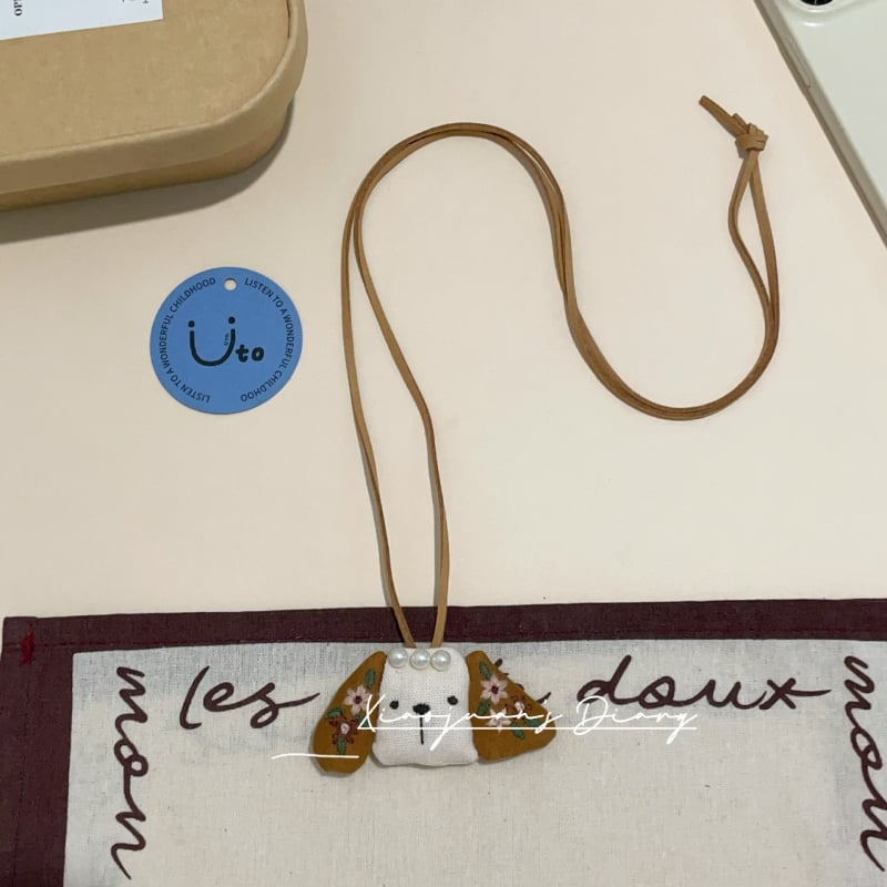 Garā bērnu kaklarota ar dzīvnieku formu, no auduma, meža stila, rokām izšūta