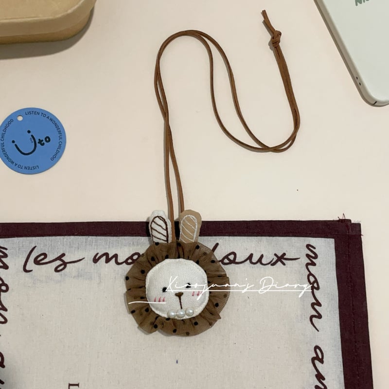 Garā bērnu kaklarota ar dzīvnieku formu, no auduma, meža stila, rokām izšūta