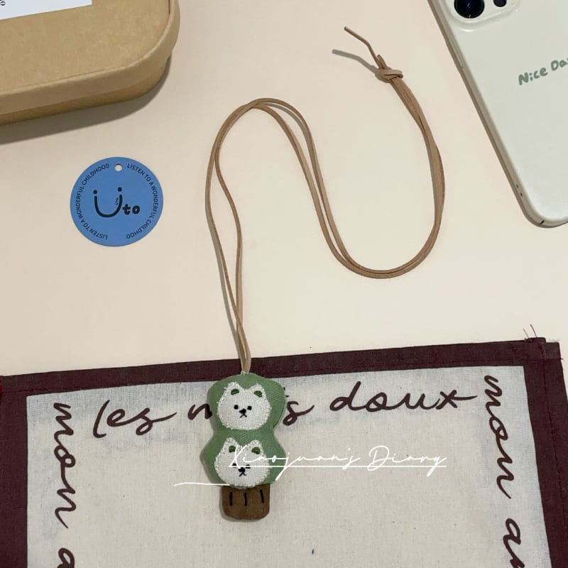 Garā bērnu kaklarota ar dzīvnieku formu, no auduma, meža stila, rokām izšūta