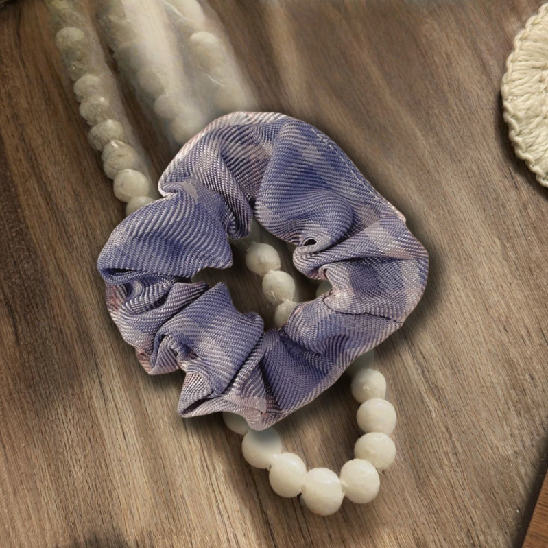 Scrunchie za kosu s cvjetnim corduroy uzorkom za rep ili punđu – djeca, vintage, proljeće 2025