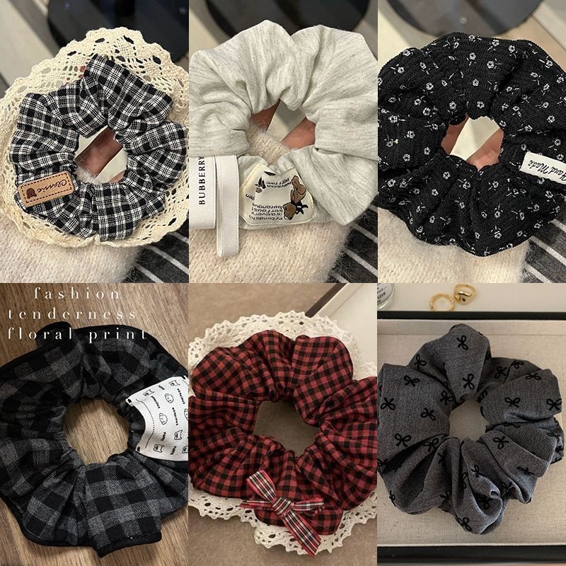 Scrunchie za kosu s cvjetnim corduroy uzorkom za rep ili punđu – djeca, vintage, proljeće 2025
