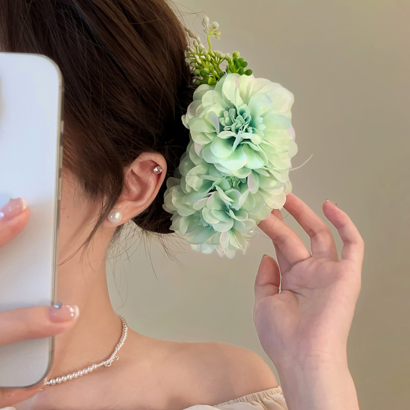 Гребен за коса с цветя – странично обрънат дизайн, аксесоар за глава