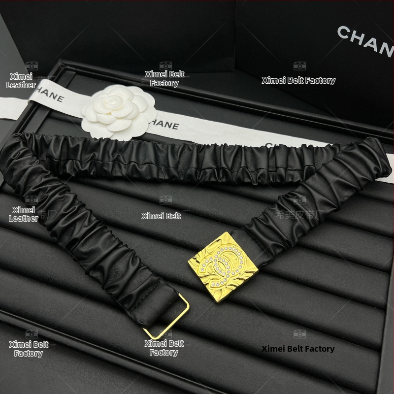 Női elasztikus öv kristályos csattal, ötvözetből készült, műbőr, gombos záródás, elektroplattolt felület, üzleti elegáns, sokoldalú stílus