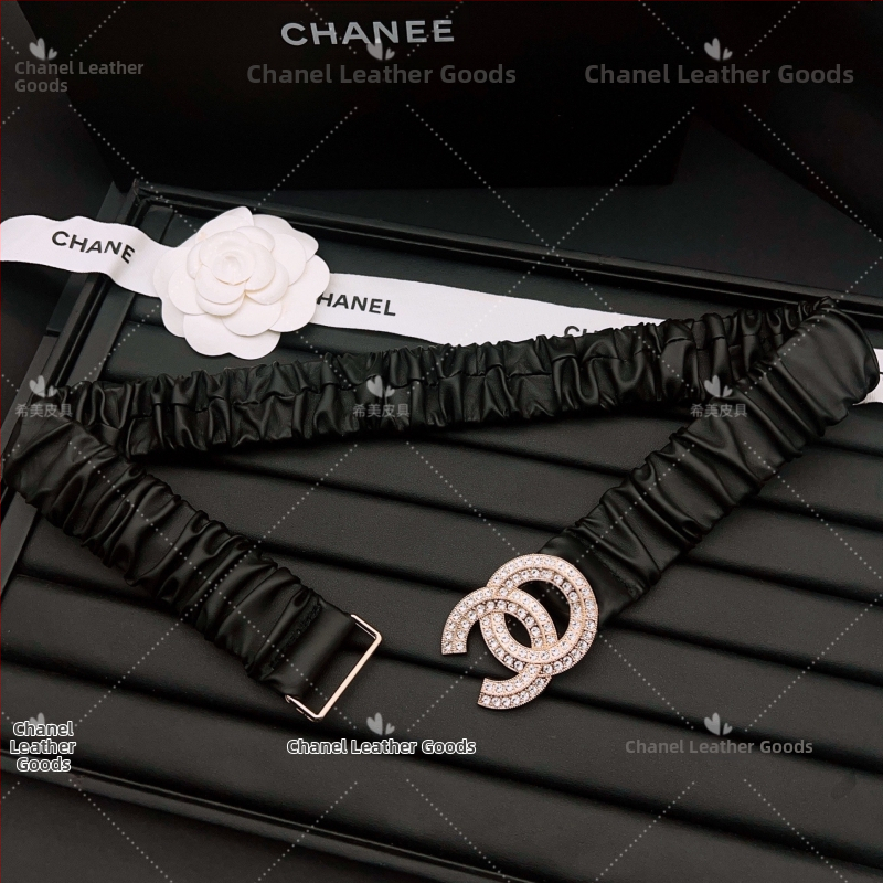 Női elasztikus öv kristályos csattal, ötvözetből készült, műbőr, gombos záródás, elektroplattolt felület, üzleti elegáns, sokoldalú stílus