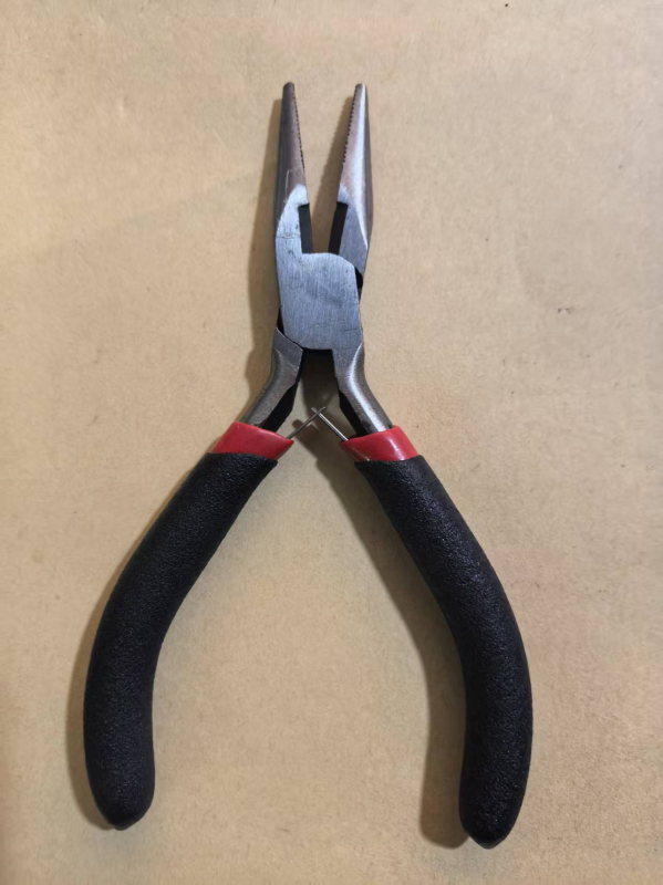 Mini metalne klešte za ručne alate s elektroplatiranim završetkom, diagonali rezni rubovi i igličasti vrhovi, mogućnost bušenja